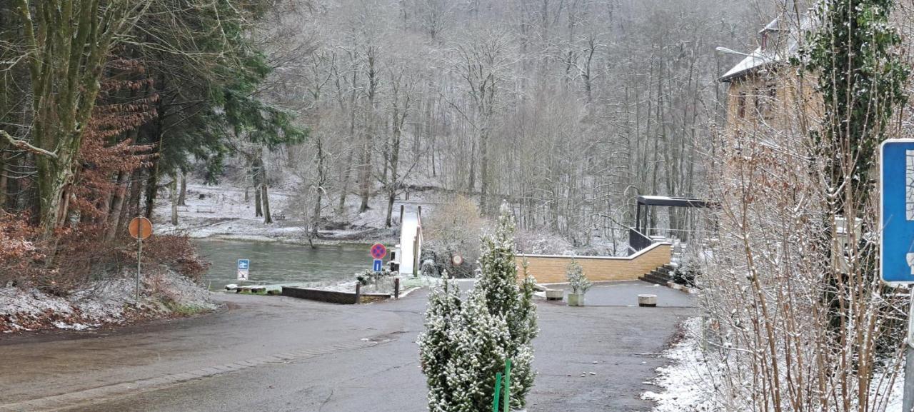 Dikke Vriend , Herberg & Taverne Chiny Exteriör bild