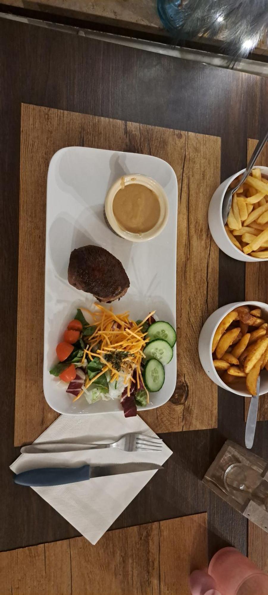 Dikke Vriend , Herberg & Taverne Chiny Exteriör bild