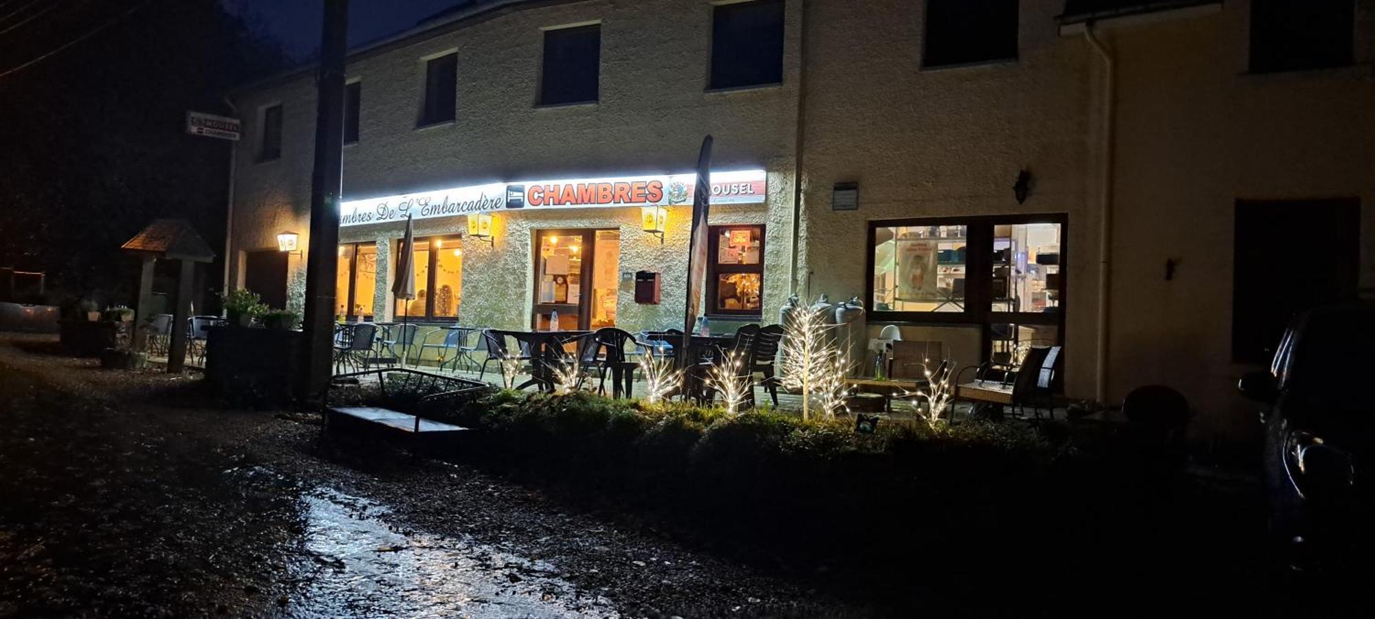 Dikke Vriend , Herberg & Taverne Chiny Exteriör bild
